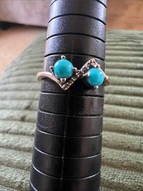 Sleeping Beauty Stone V-Shaped Sterling Silver Ring - Size 8